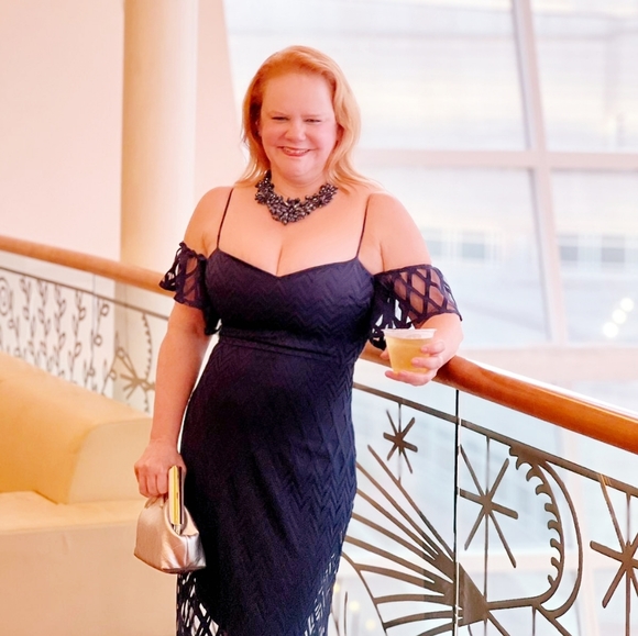 🌟 Guess long blue dress with chevron pattern 🌟 - Picture 3 of 6